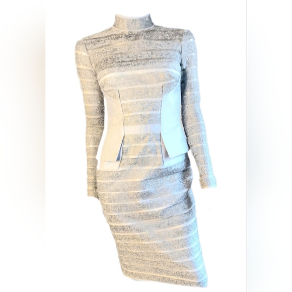 $1,600 BIBHU MOHAPATRA SILVER METALIC LONG SLEEVE RUNWAY DRESS US 2 - Picture 2 of 13
